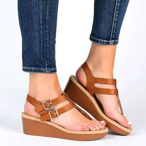 New w/o Box Journee Collection Bianca Faux Leather Sandal Size 10